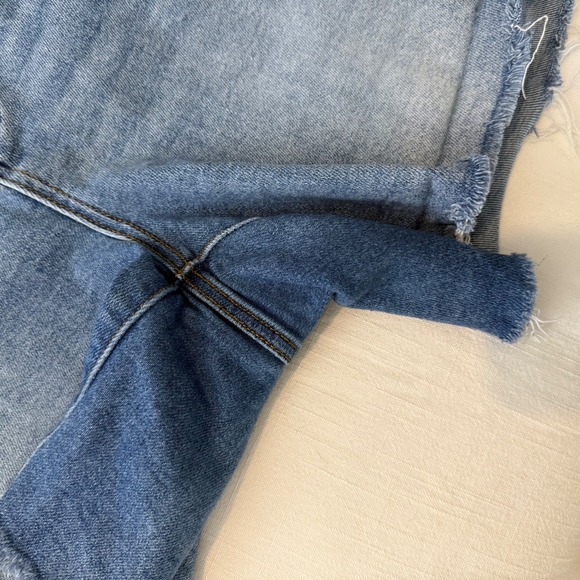 Judy Blue Medium Wash Raw Hem High Rise Denim Shorts Womens Size 2XL Stretch - Picture 4 of 11